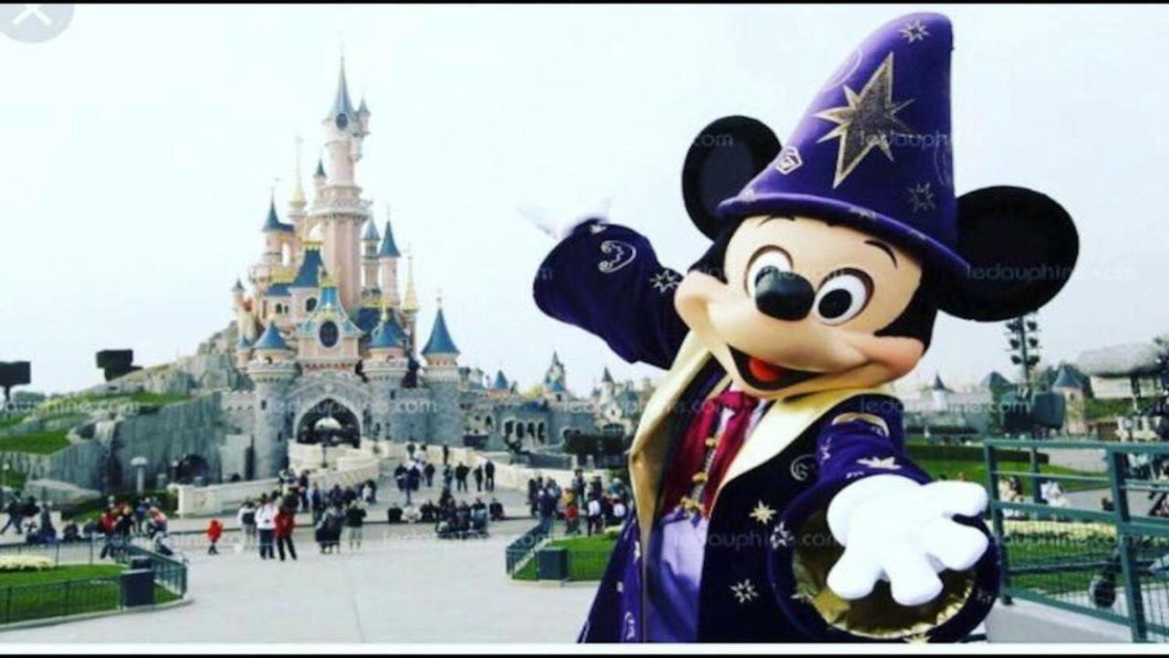 Studio A 1 Kilometre De Disneyland Paris Montévrain Exteriör bild