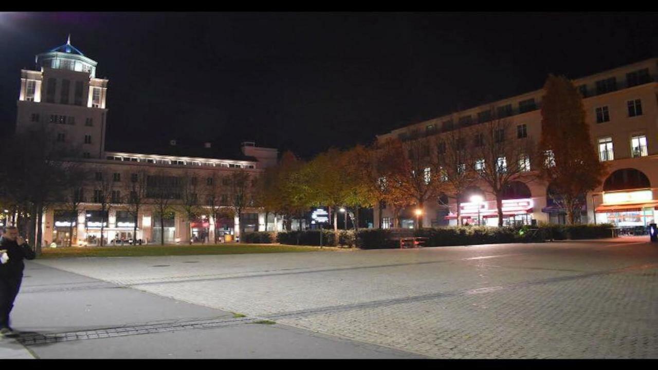 Studio A 1 Kilometre De Disneyland Paris Montévrain Exteriör bild
